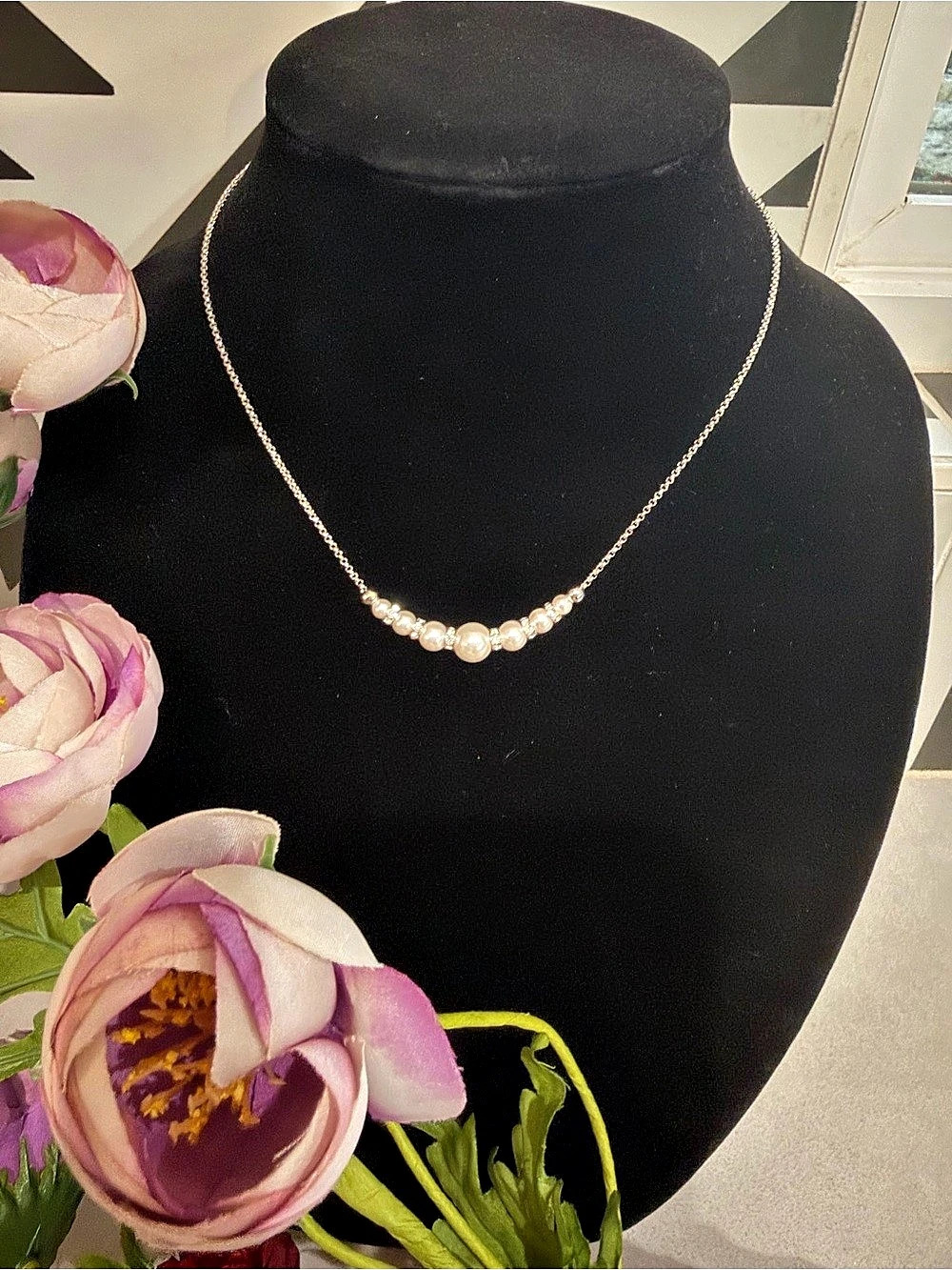 Touchstone Crystal and Pearl Necklace in Silver Like New